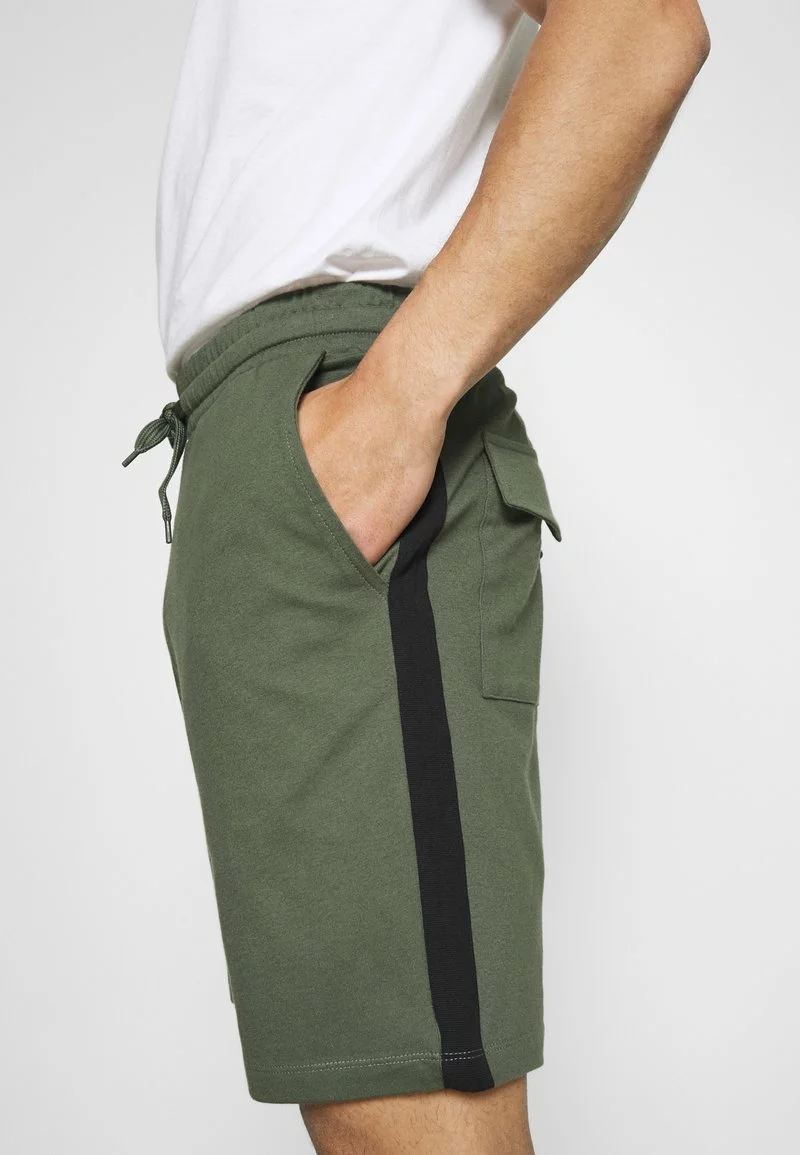 Pier One Uomo LOUNGE STRIPED SHORTS - Pantaloni Del Pigiama - Khaki/black 6 Pier One Uomo LOUNGE STRIPED SHORTS - Pantaloni Del Pigiama - Khaki/black - immagine 4