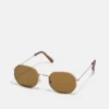 Pier One UNISEX - Occhiali Da Sole - Brown -Offerta Economica Pier One 2a9acf45378943378082569c9ff4c08e