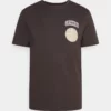 Pier One Uomo GRAPHIC T-SHIRT - T-shirt Basic - Brown -Offerta Economica Pier One 39f4cdc618d744838e958810fc8501a3