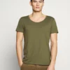 Pier One Uomo T-shirt Basic - Khaki 1 Pier One Uomo T-shirt Basic - Khaki -Offerta Economica Pier One 3ac764a63a484ed483db3eb19c1f28cc