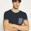 Pier One Uomo T-shirt Con Stampa - Dark Blue 11 Pier One Uomo T-shirt Con Stampa - Dark Blue -Offerta Economica Pier One 56ff69b71cc44417bb4db9bb58e1cd48