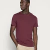 Pier One Uomo 2 PACK - T-shirt Basic - Bordeaux 9 Pier One Uomo 2 PACK - T-shirt Basic - Bordeaux -Offerta Economica Pier One 6251298bcaf446a88928ffc51c74173b