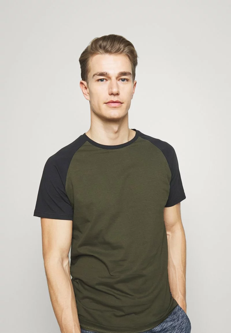 Pier One Uomo T-shirt Basic - Olive 6 Pier One Uomo T-shirt Basic - Olive - immagine 4