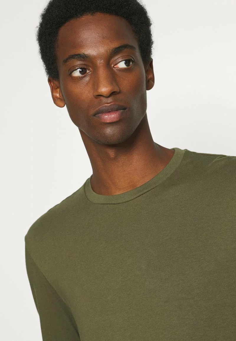 Pier One Uomo 3 PACK - Maglietta A Manica Lunga - Black/dark Grey/olive 8 Pier One Uomo 3 PACK - Maglietta A Manica Lunga - Black/dark Grey/olive - immagine 6