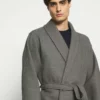Pier One Uomo Accappatoio - Dark Grey 11 Pier One Uomo Accappatoio - Dark Grey -Offerta Economica Pier One 76157a5859124612a1544508308cc441