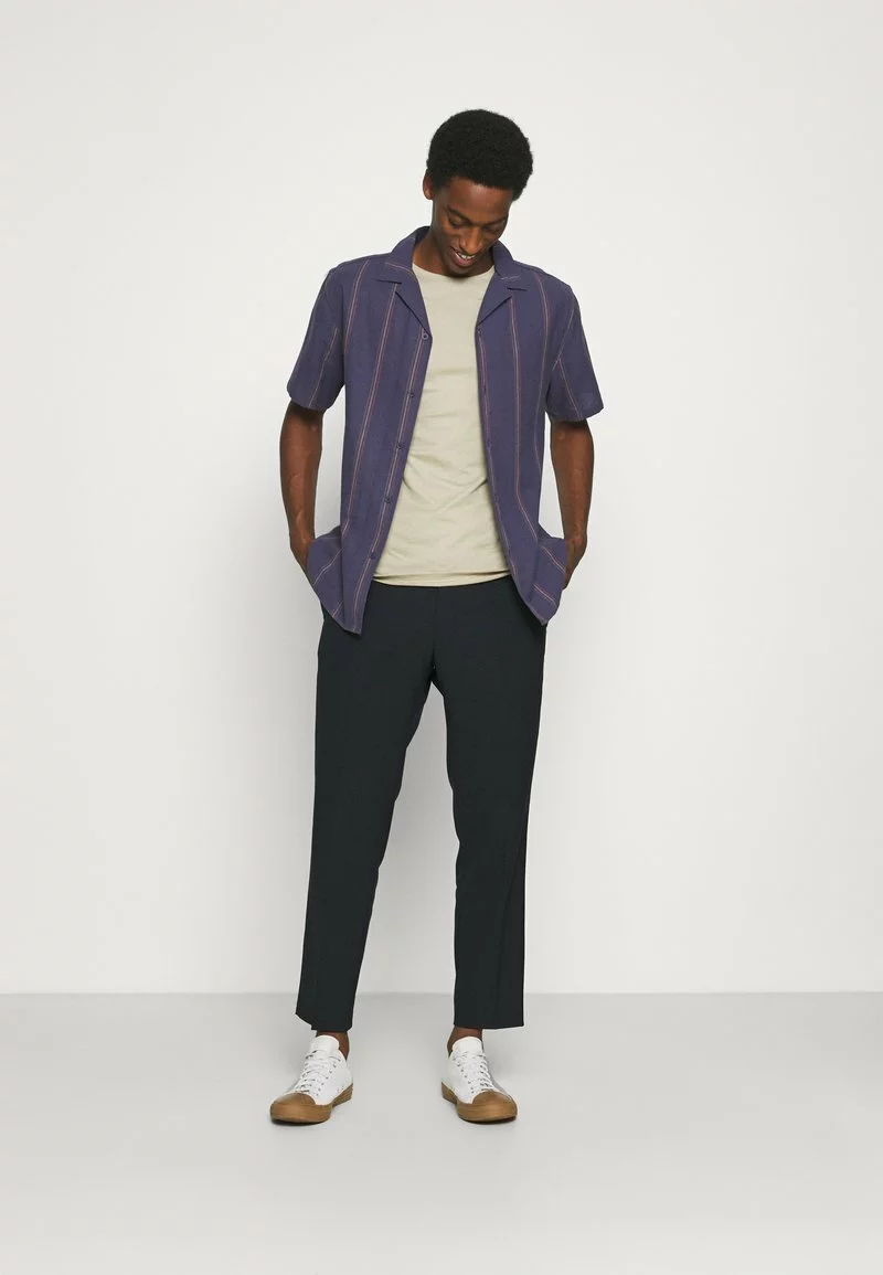 Pier One Uomo 5 PACK - T-shirt Basic - White/dark Grey/black 3 Pier One Uomo 5 PACK - T-shirt Basic - White/dark Grey/black