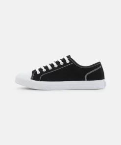 Pier One UNISEX - Sneakers Basse - Black