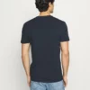 Pier One Uomo T-shirt Con Stampa - Dark Blue 9 Pier One Uomo T-shirt Con Stampa - Dark Blue -Offerta Economica Pier One a526c0335e7f403cb83d31f7fbaa4252