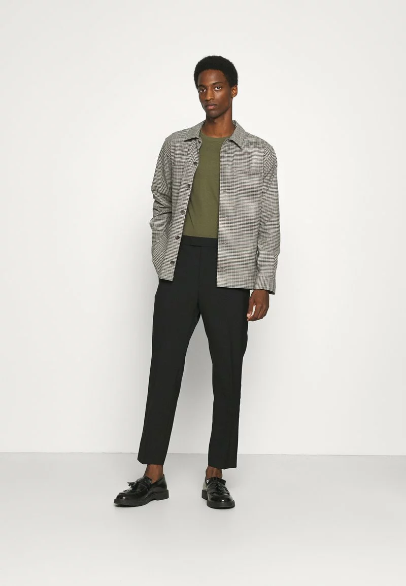 Pier One Uomo 3 PACK - Maglietta A Manica Lunga - Black/dark Grey/olive 3 Pier One Uomo 3 PACK - Maglietta A Manica Lunga - Black/dark Grey/olive