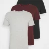 Pier One Uomo 3 PACK - T-shirt Basic - Black/grey/bordeaux 18 Pier One Uomo 3 PACK - T-shirt Basic - Black/grey/bordeaux -Offerta Economica Pier One b4adf13b9960406cbe579058828ee383