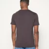 Pier One Unisex GRAPHIC T-SHIRT - T-shirt Basic - Brown 14 Pier One Unisex GRAPHIC T-SHIRT - T-shirt Basic - Brown -Offerta Economica Pier One c23ca18a52504e3e94e037f0d28fd449 1
