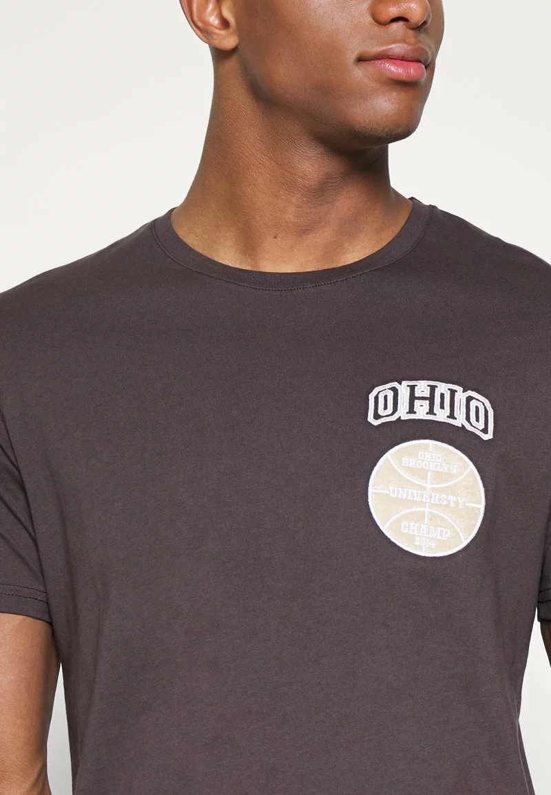 Pier One Unisex GRAPHIC T-SHIRT - T-shirt Basic - Brown 9 Pier One Unisex GRAPHIC T-SHIRT - T-shirt Basic - Brown - immagine 9