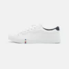 Pier One UNISEX - Sneakers Basse - White -Offerta Economica Pier One dbcb9881162144e39874e607519a6208