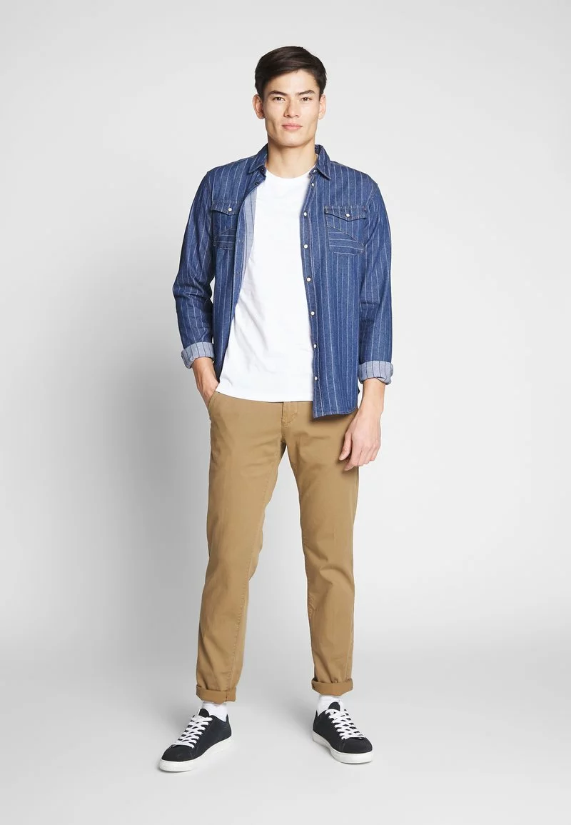 Pier One Uomo 2 PACK - T-shirt Basic - White/dark Blue 4 Pier One Uomo 2 PACK - T-shirt Basic - White/dark Blue - immagine 2